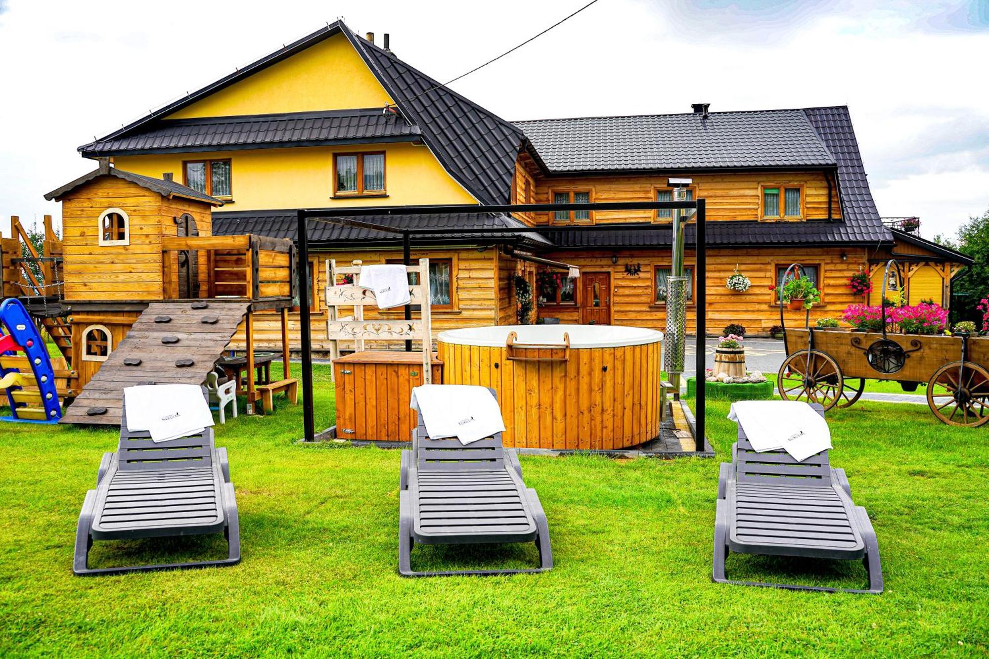 Gosciniec Kukulka Z Jacuzzi Acomodação com café da manhã Zakopane Exterior foto
