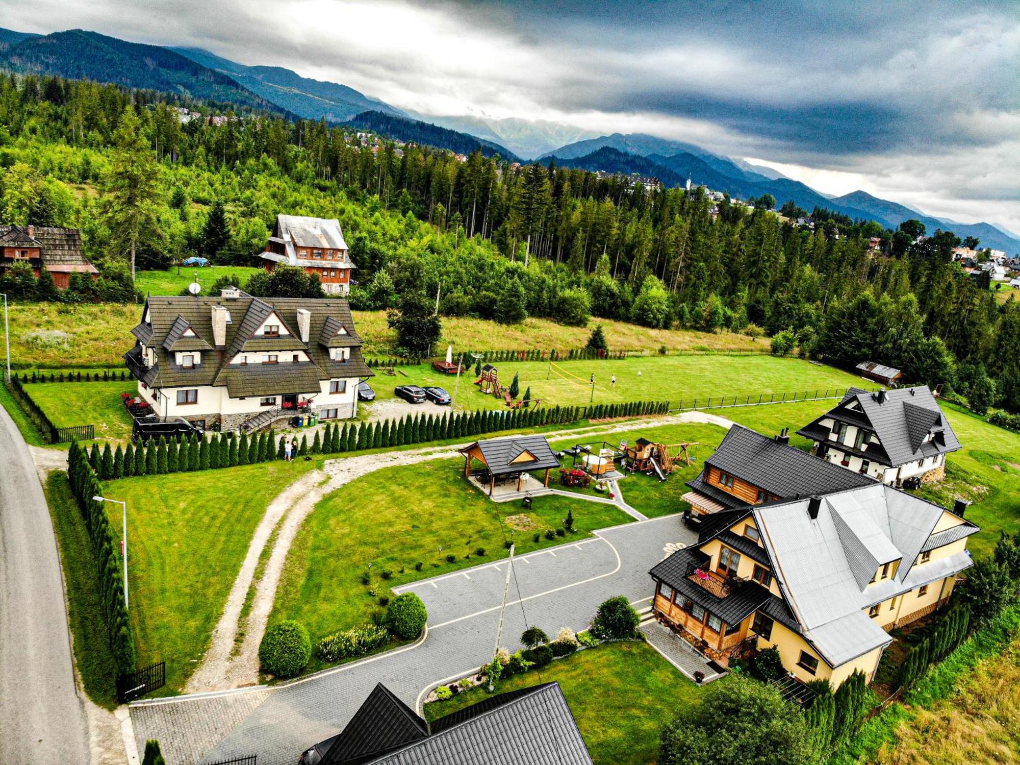 Gosciniec Kukulka Z Jacuzzi Acomodação com café da manhã Zakopane Exterior foto