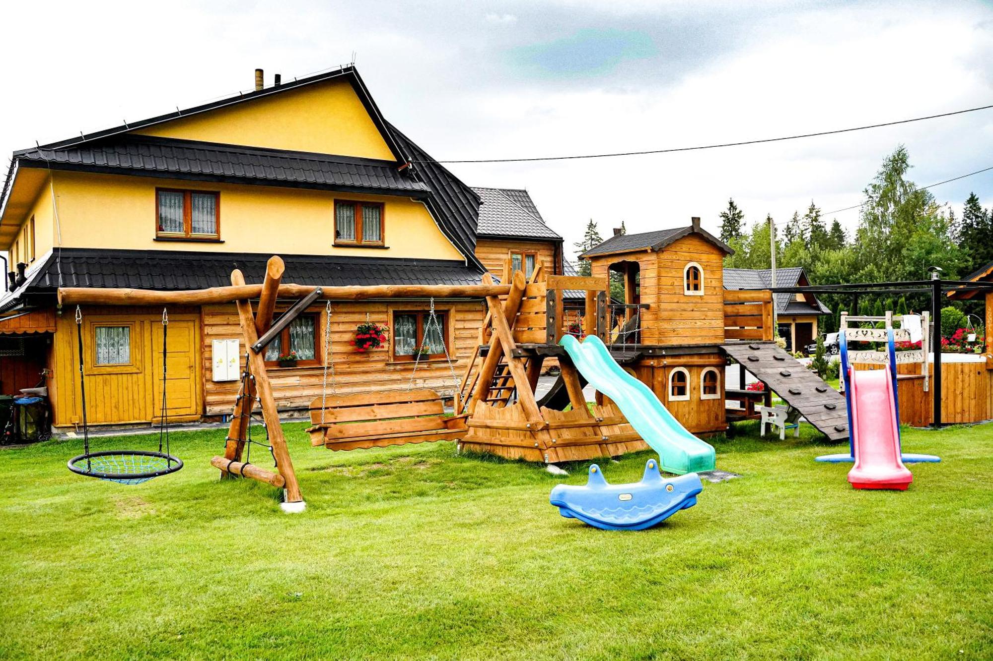 Gosciniec Kukulka Z Jacuzzi Acomodação com café da manhã Zakopane Exterior foto