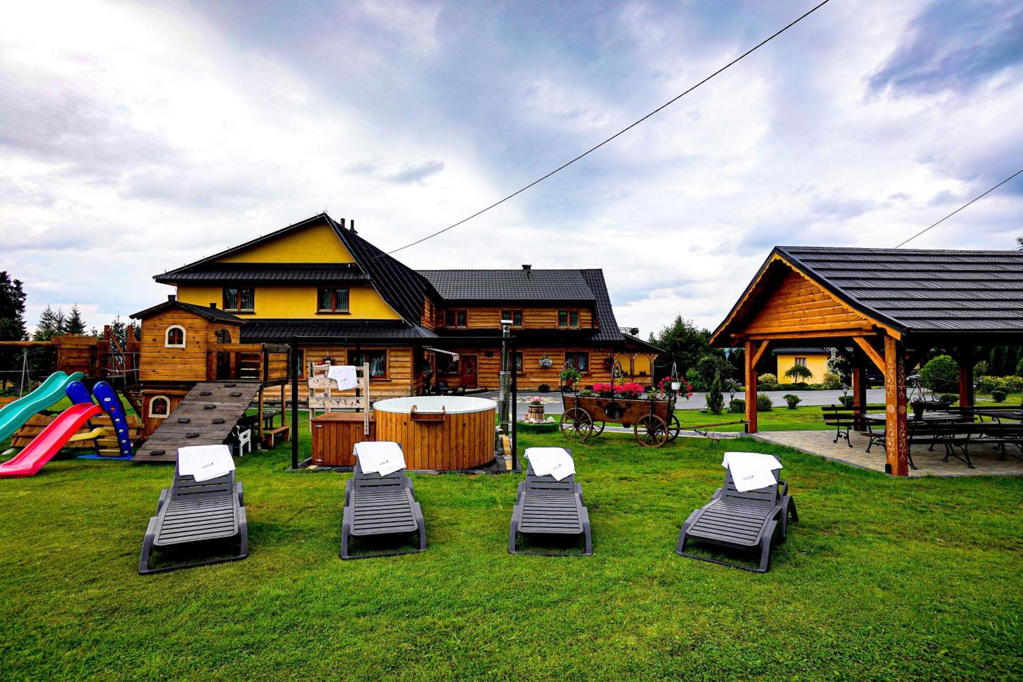 Gosciniec Kukulka Z Jacuzzi Acomodação com café da manhã Zakopane Exterior foto