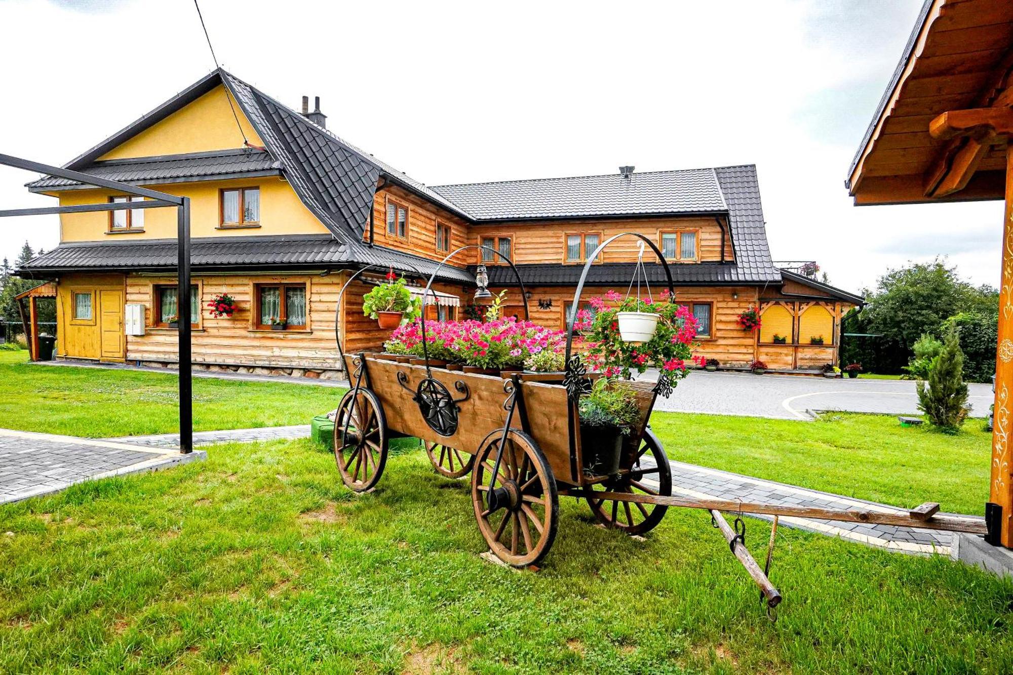 Gosciniec Kukulka Z Jacuzzi Acomodação com café da manhã Zakopane Exterior foto